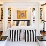 Villa Seafront Sea Diamant For 9 Guests *