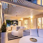 Villa Seafront Sea Diamant For 9 Guests