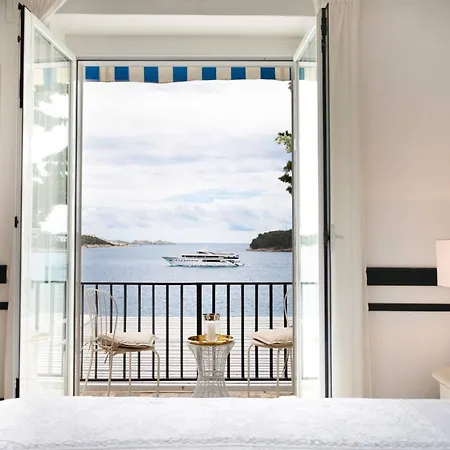Seafront Sea Diamant For 9 Guests