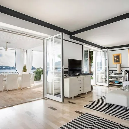 Seafront Sea Diamant For 9 Guests Villa *