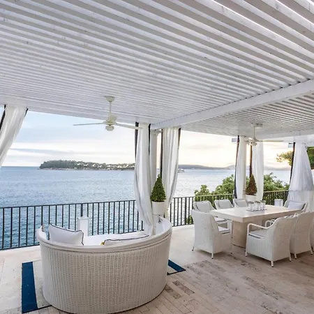 Seafront Sea Diamant For 9 Guests