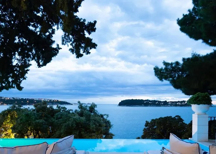 Seafront Sea Diamant For 9 Guests *