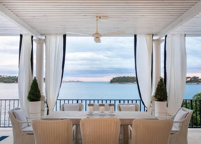 Villa Seafront Sea Diamant For 9 Guests *