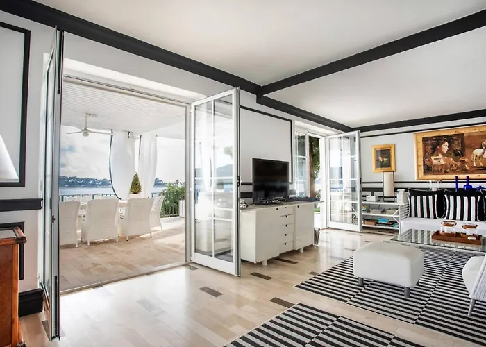 Seafront Sea Diamant For 9 Guests Villa *