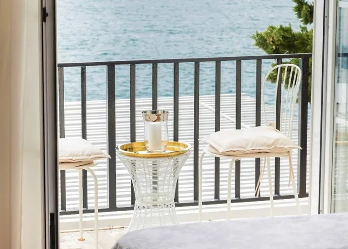 Villa Seafront Sea Diamant For 9 Guests *