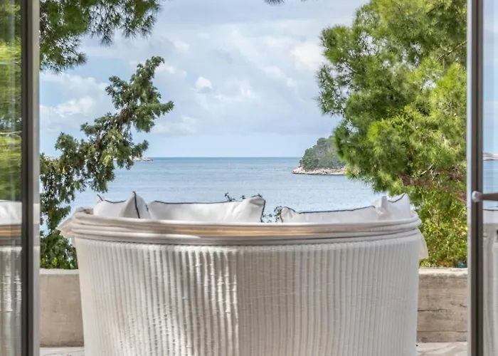 Villa Seafront Sea Diamant For 9 Guests *