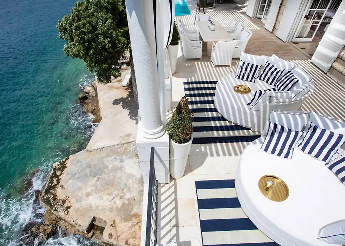Villa Seafront Sea Diamant For 9 Guests