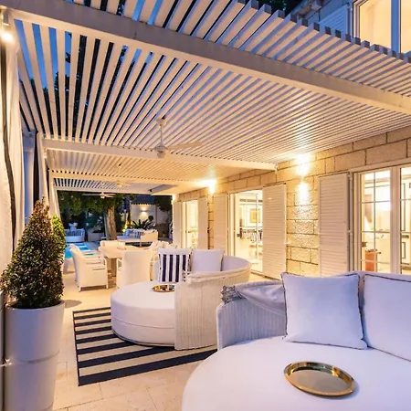 Villa Seafront Sea Diamant For 9 Guests